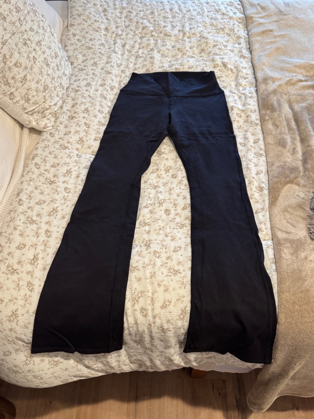 Alo Black Flared Yoga Pants